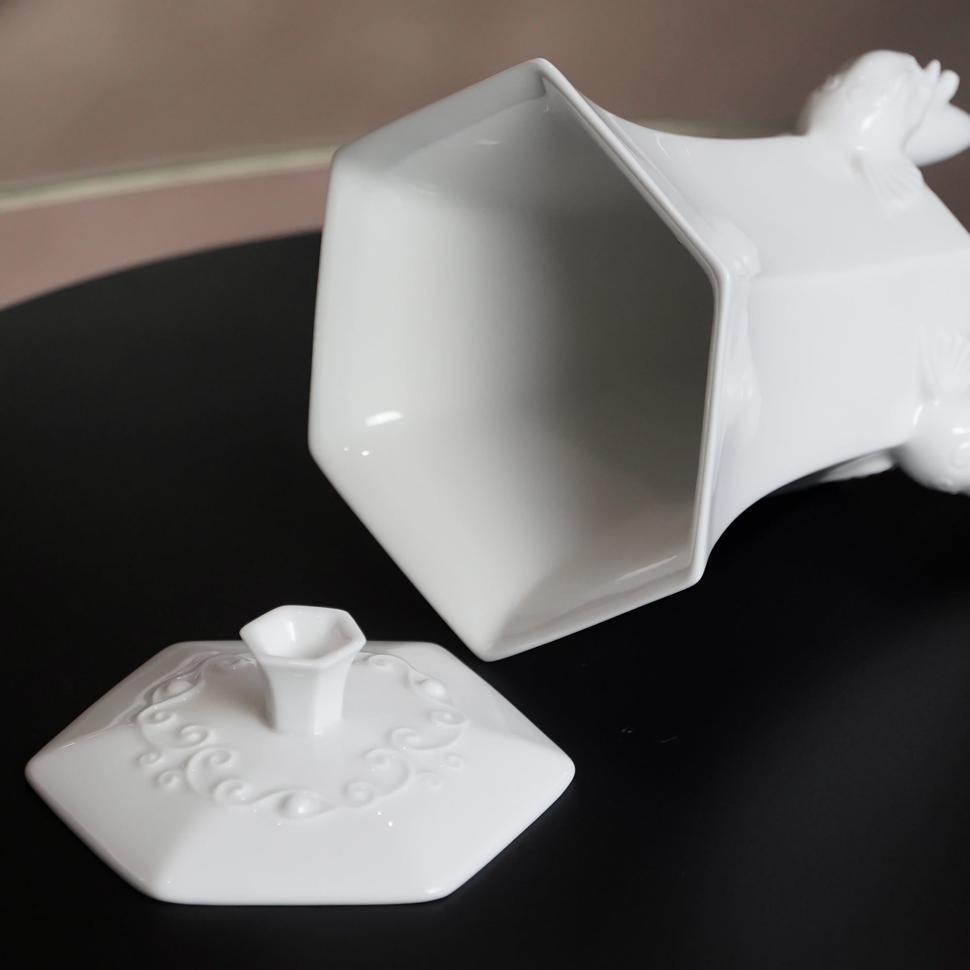 八方新氣白瓷蓋杯特寫|智仁勇設計|高端茶器禮盒