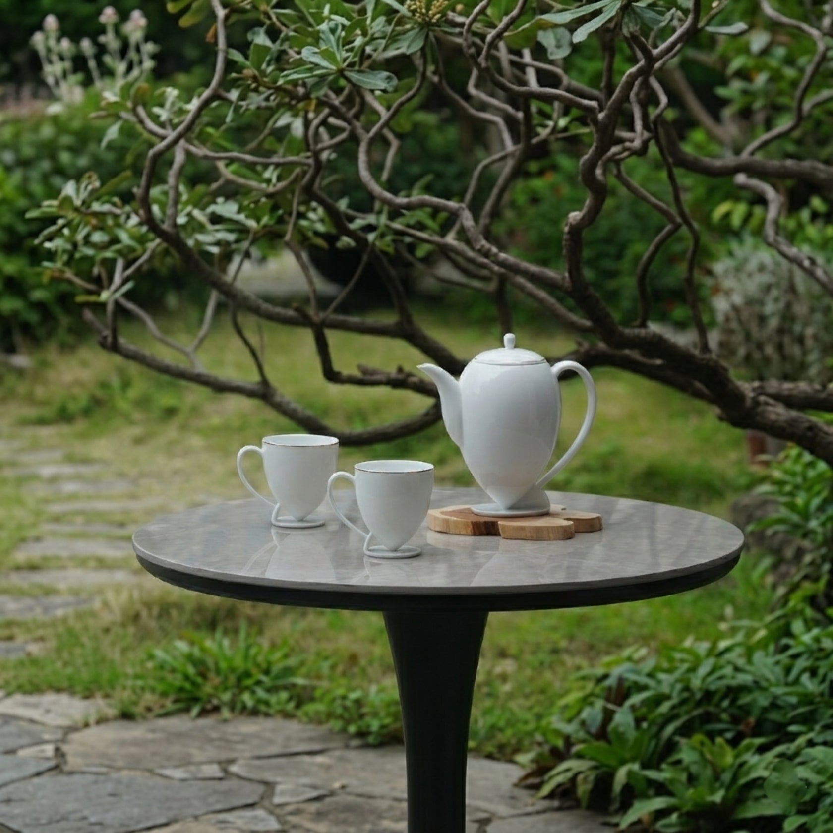 起舞 八方新氣 造形壺 金邊 白瓷藝術 水滴狀 花苞