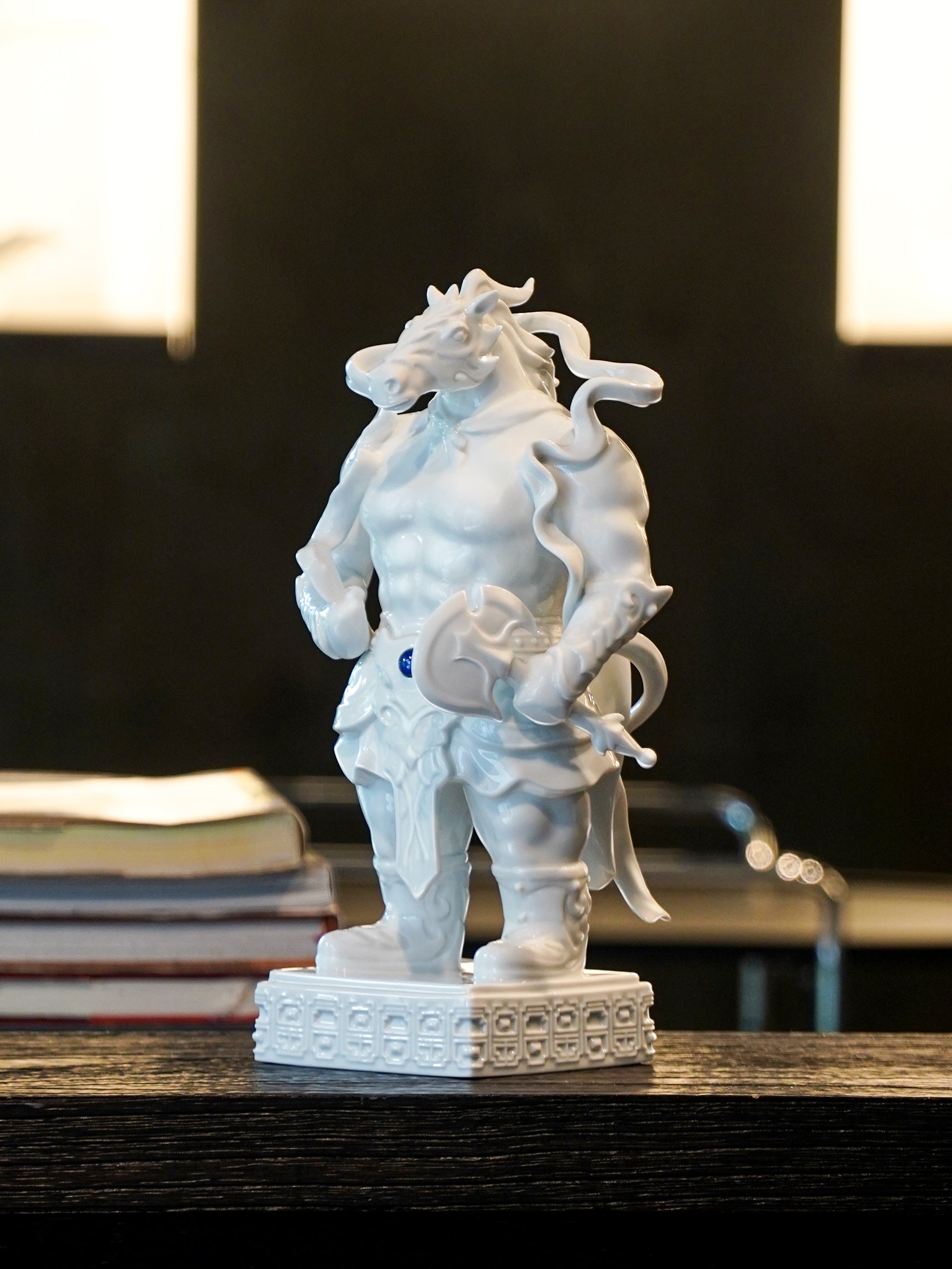 八方新氣《常勝》|藝術收藏馬年造型擺飾 Imminent Victory Horse Figurine|Porcelain sculpture symbolizing resilience and success