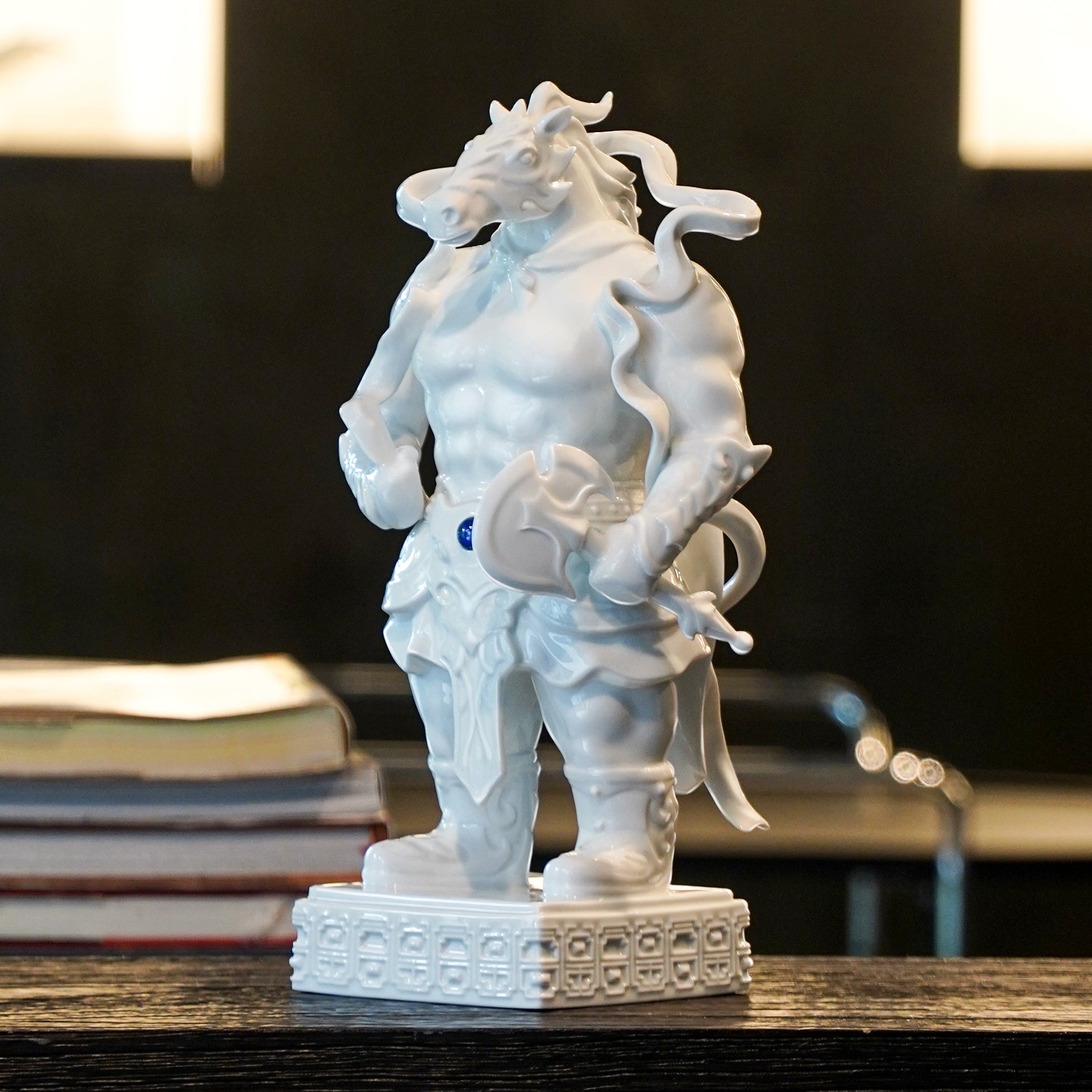 八方新氣《常勝》|藝術收藏馬年造型擺飾 Imminent Victory Horse Figurine|Porcelain sculpture symbolizing resilience and success