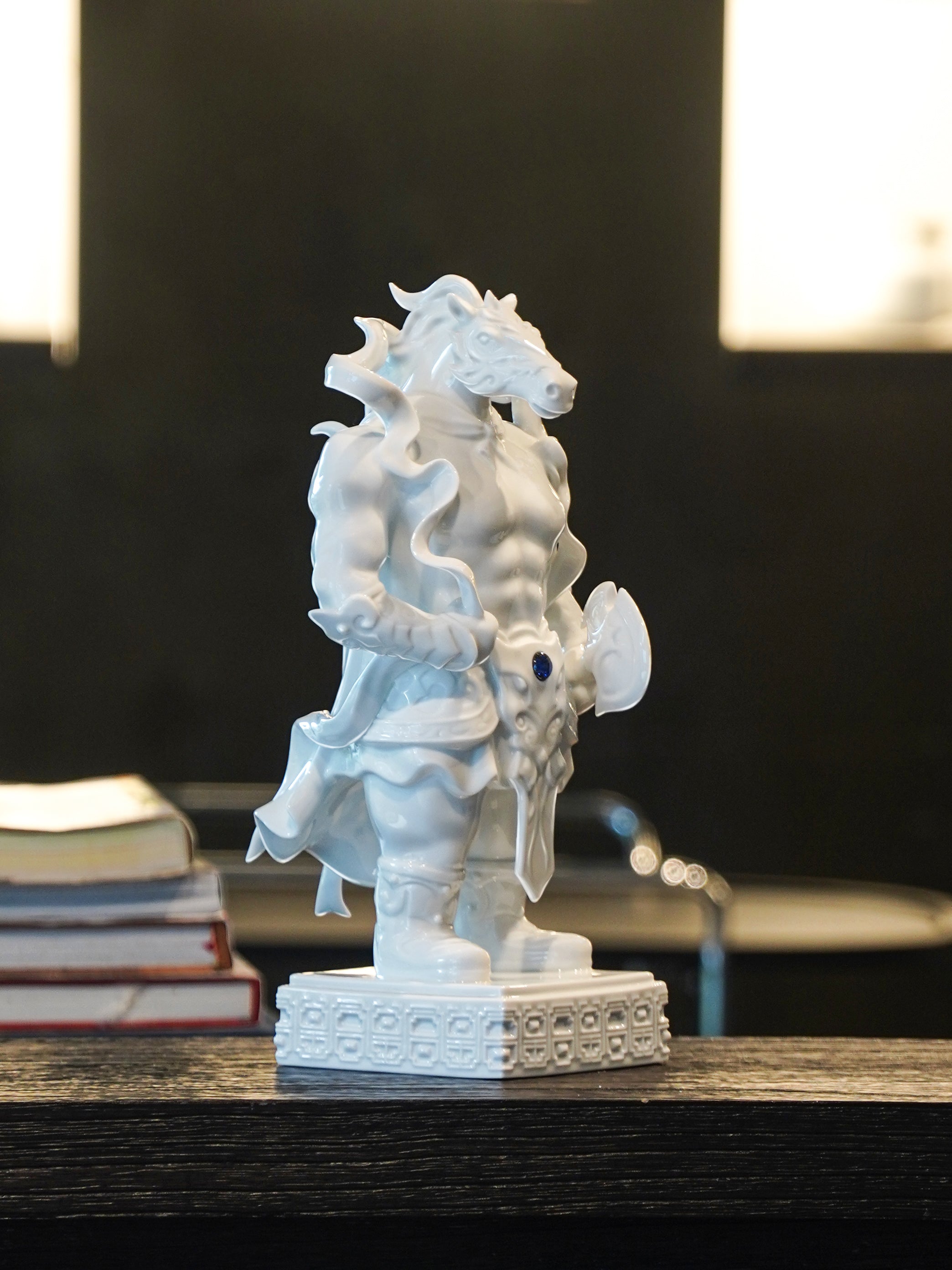 常勝馬年生肖擺件|象徵勝利與堅定意志的瓷器藝術品