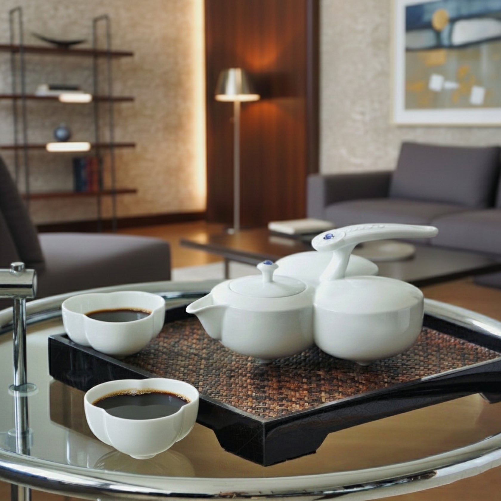 壺身由三個圓形組合,象徵三福圓滿結合
Teapot composed of three rounded forms, representing the harmonious unity of three blessings