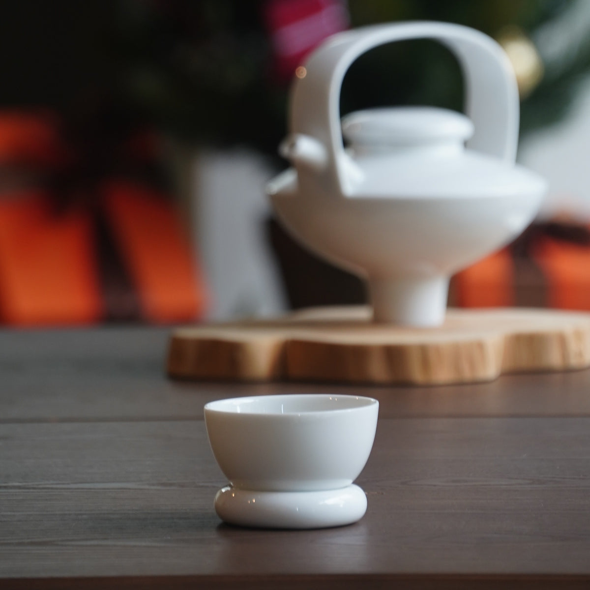 日出望月白瓷茶杯與茶壺組|現代東方品茗器物