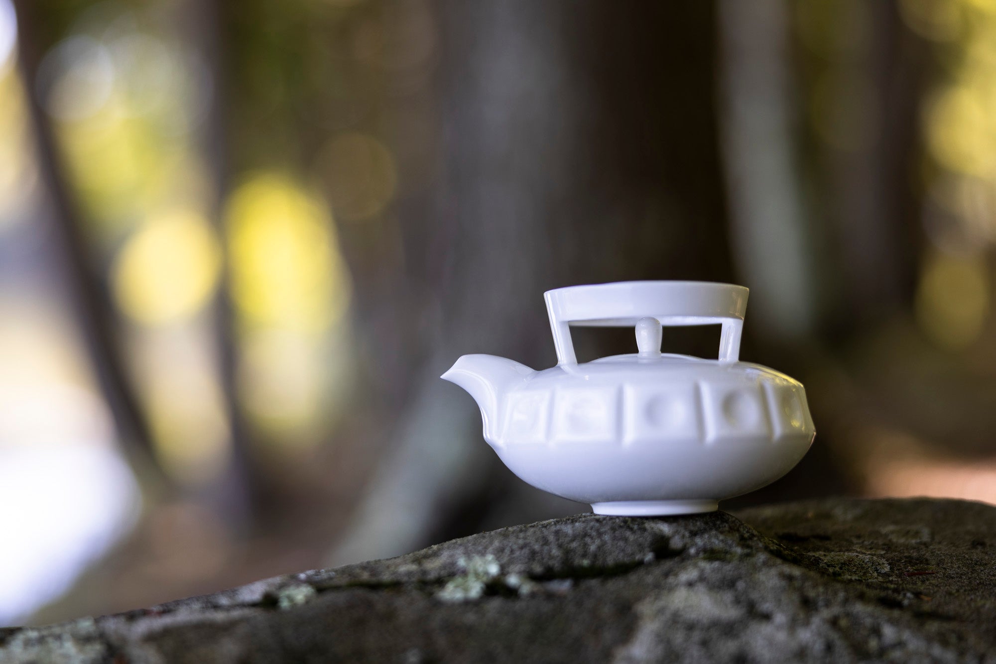 壺嘴與壺把細節,幾何切割靈感呈現