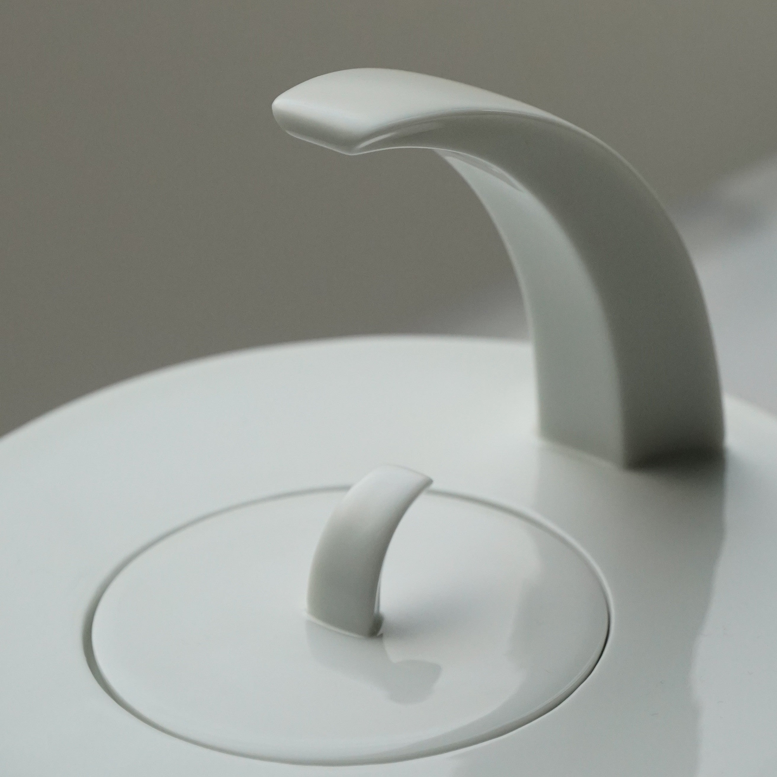 八方新氣 風水 咖啡杯 茶杯 瓷器 杯子 亮面 白色 浪花 把手 茶具 茶器 造形杯 杯子款式