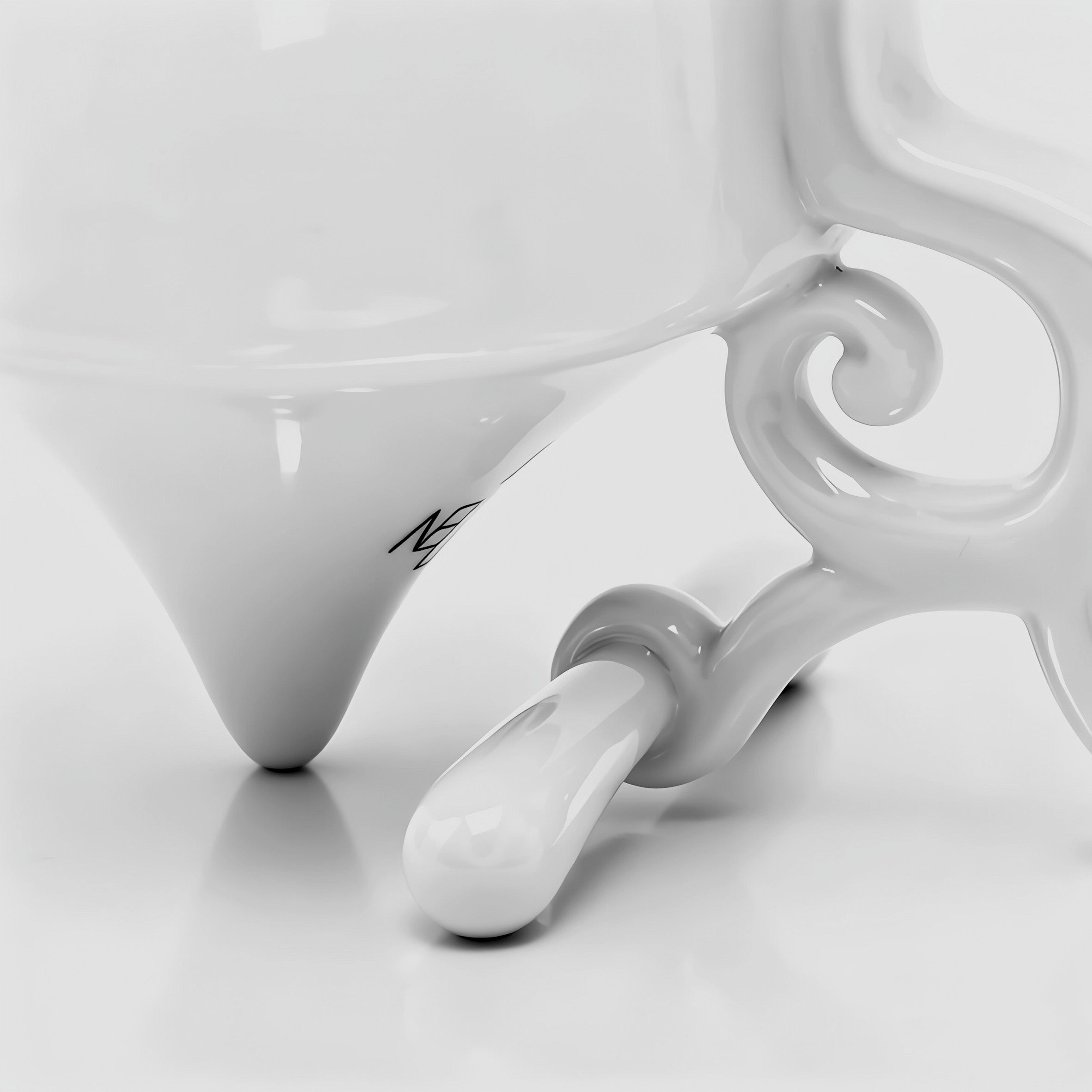 龍尊白瓷杯杯底結構近景,純白背景,展示杯底三點站立結構,八方新氣