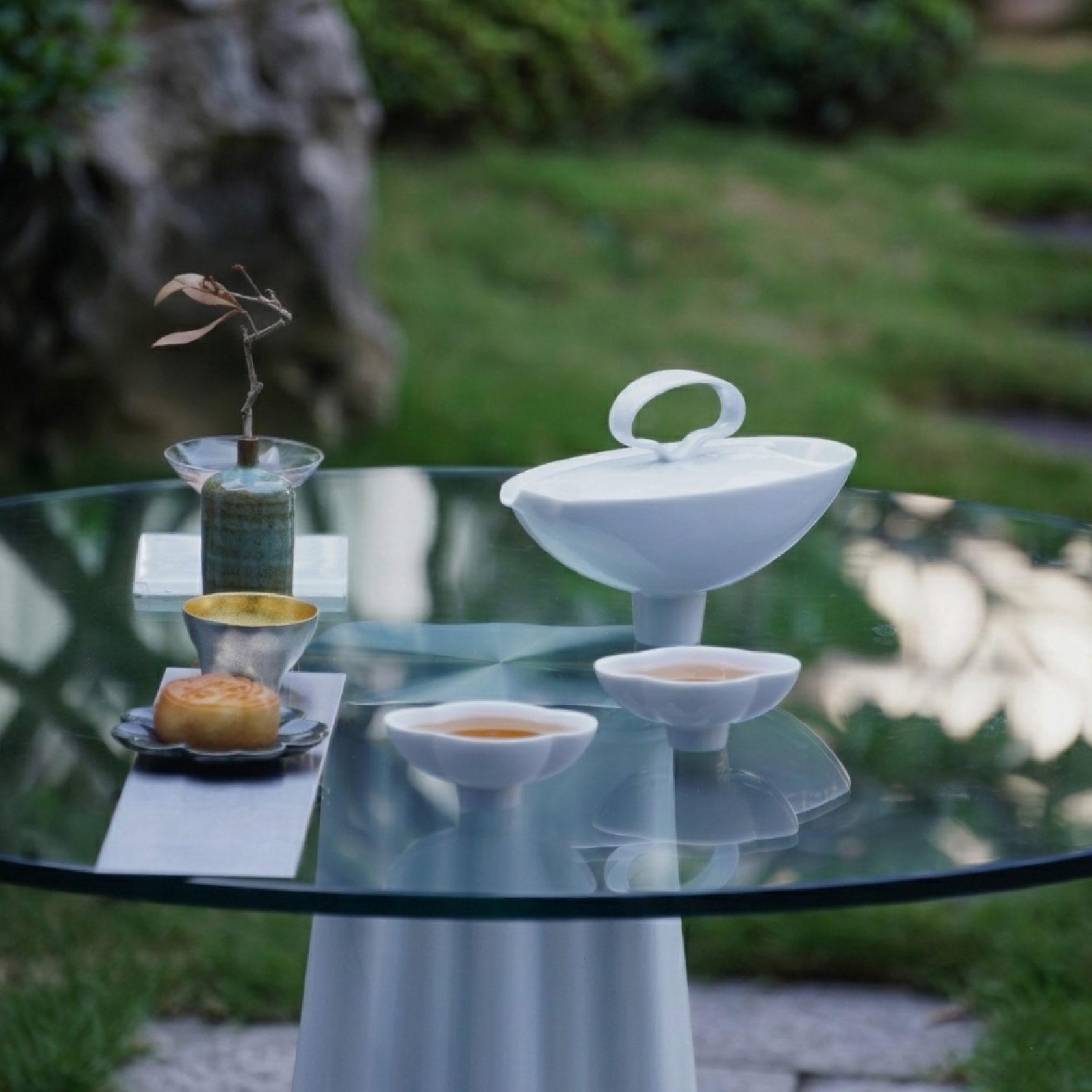 行雲亮白茶壺與茶杯組|現代東方白瓷茶器