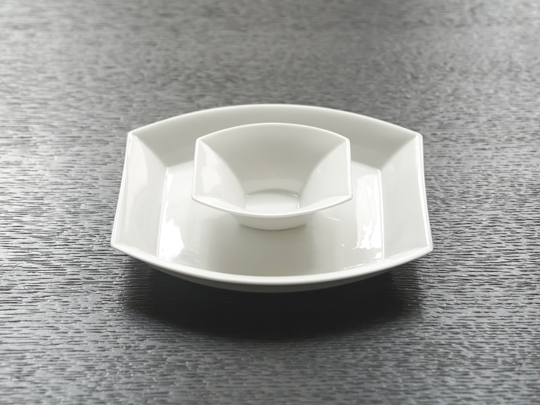 帝國記憶方盤側視 展現立體曲線與東方造型的精緻工藝