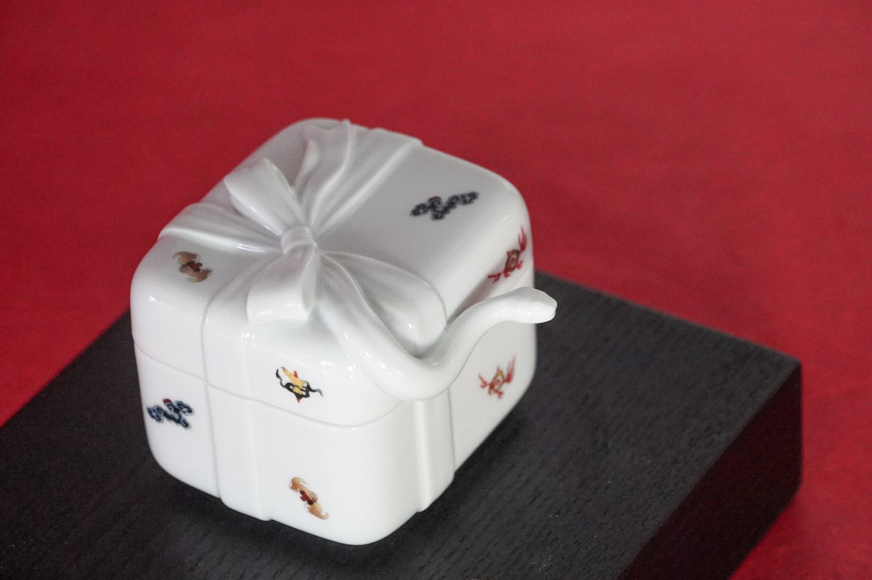 八方新氣 情滿堂 生肖蛇 瓷盒 陶瓷擺飾 過年送禮