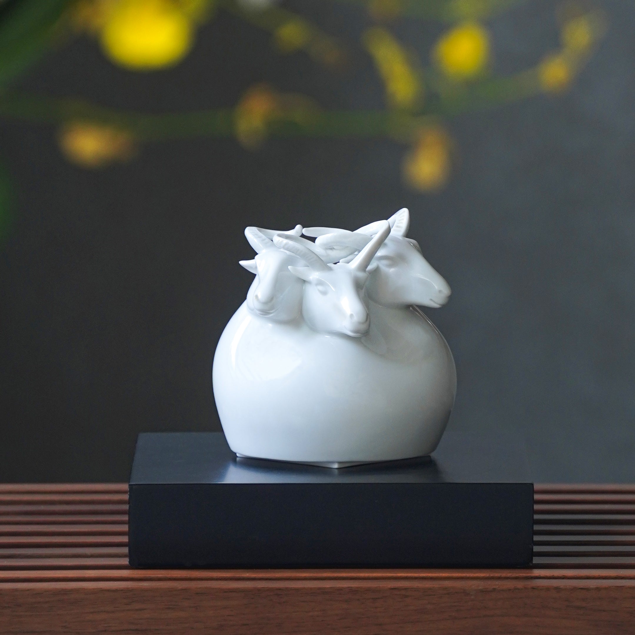 家居生活 八方新氣 生肖羊 三羊開泰 瓷偶 瓷器 擺飾 白瓷 禮物 印璽 印章