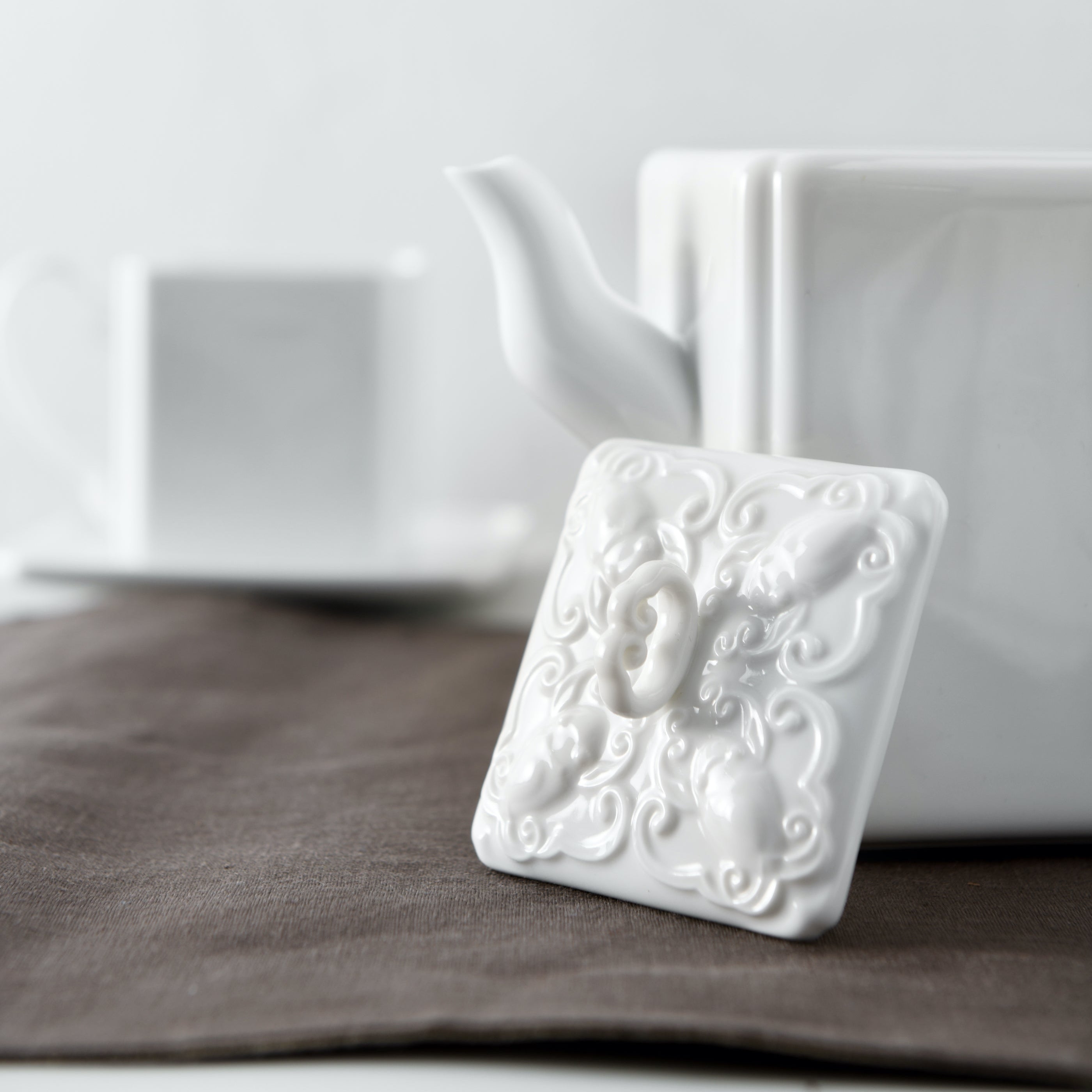 八方新氣 鴻福 造形壺 茶壺 瓷器 白瓷 禮物 瓷壺 茶具 咖啡杯 茶杯 蝙蝠