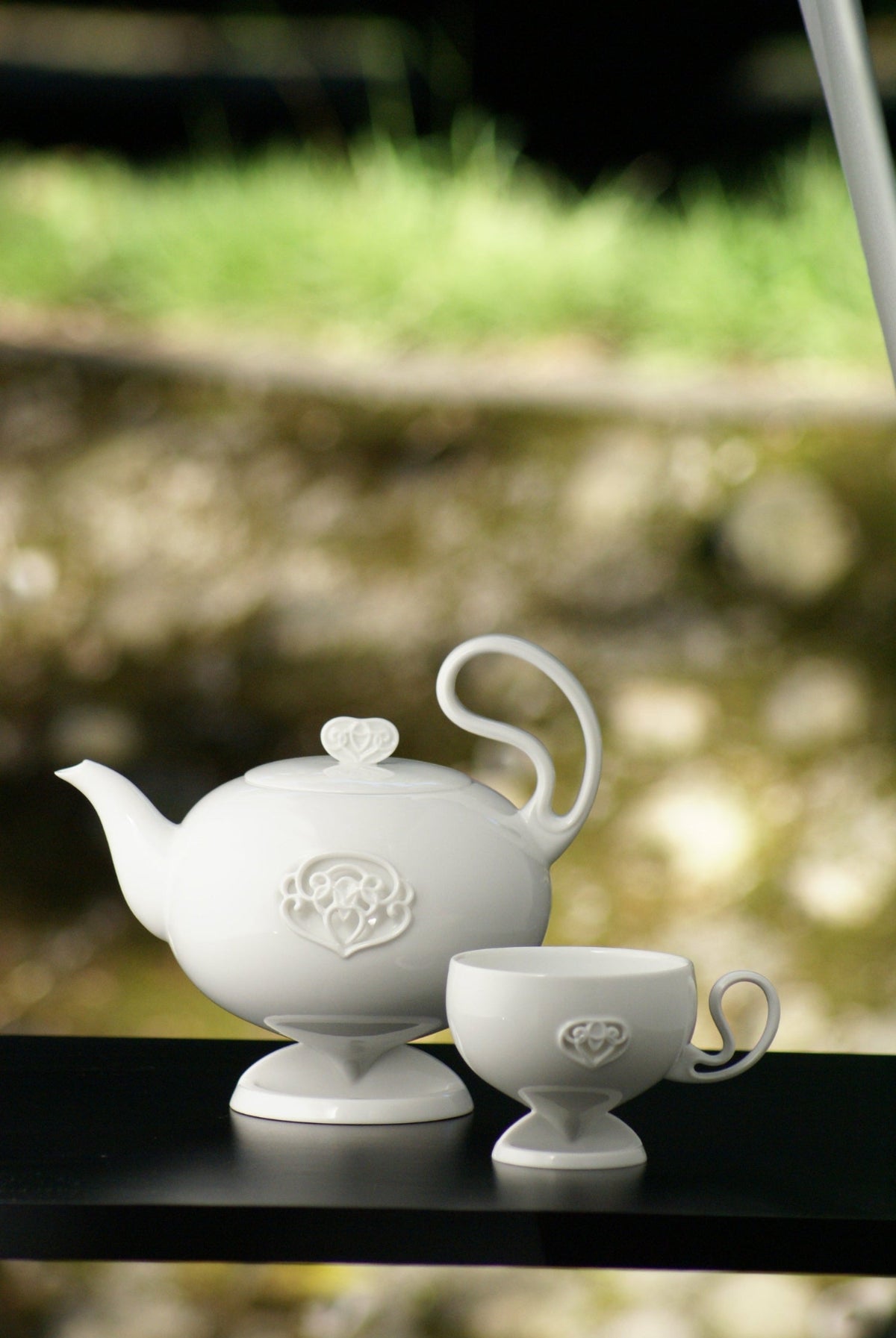 春暖花開茶杯與壺搭配擺設|春意盎然茶席之景