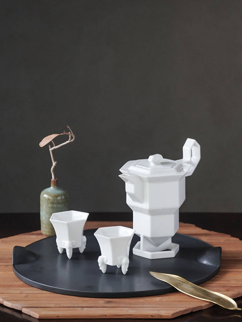 冬昇長春茶壺與茶杯套組情境照|冷靜理性線條設計