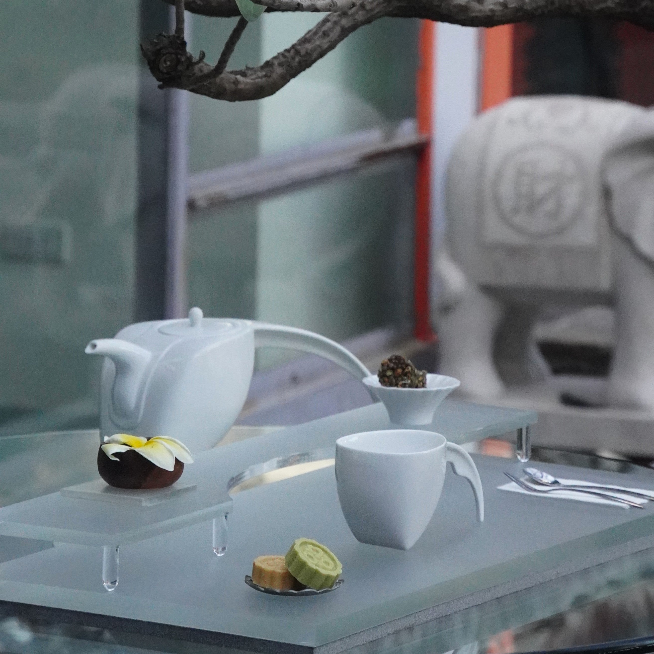 八方新氣王俠軍設計瓷器 白瓷咖啡茶壺杯組 以台灣藍鵲為靈感 夏越眺香 居家生活