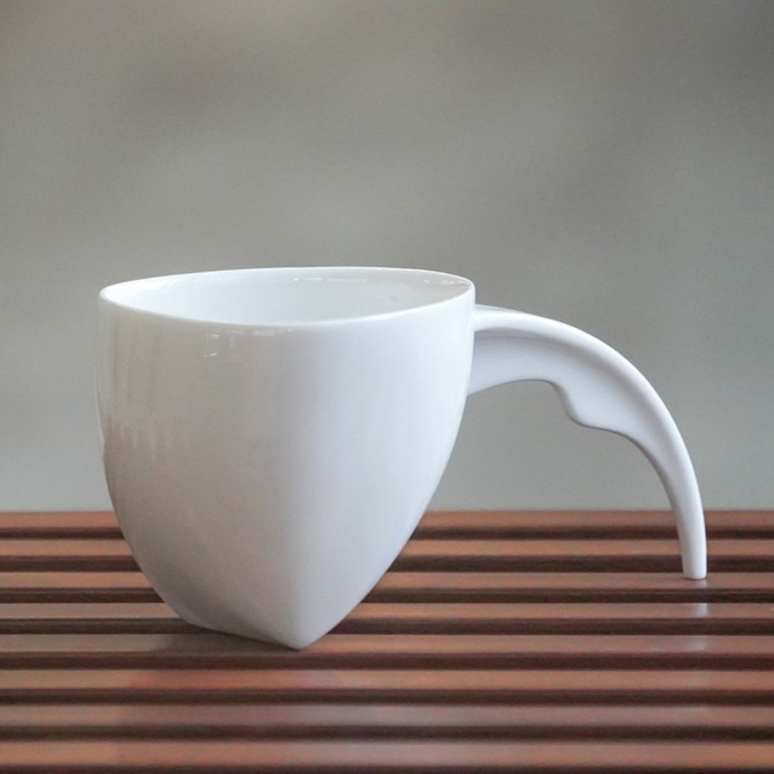 八方新氣王俠軍設計瓷器 白瓷咖啡茶壺杯組 以台灣藍鵲為靈感 夏越眺香