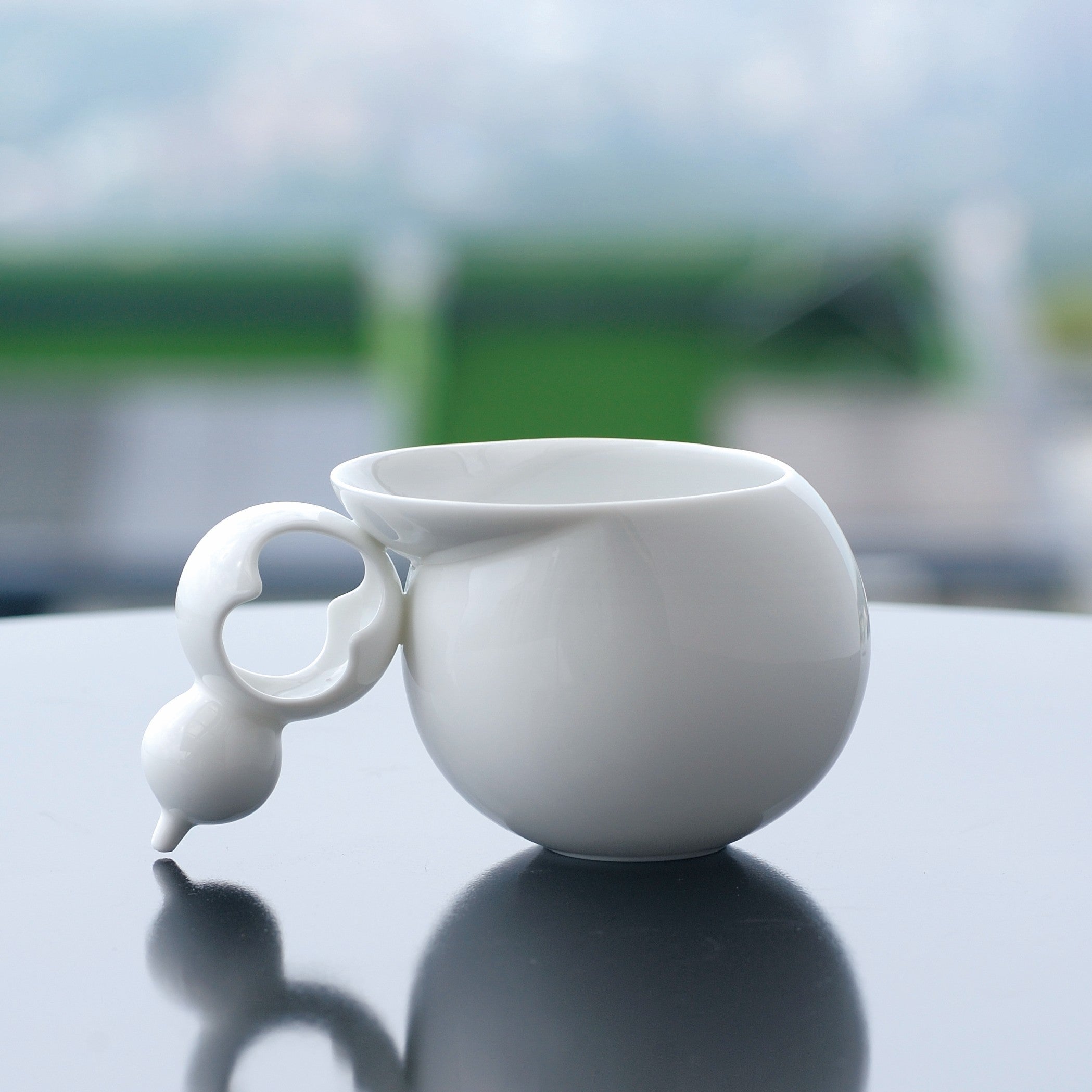 親密時光瓷器杯,杯把杯身兩個葫蘆依偎,當代藝術瓷器作品