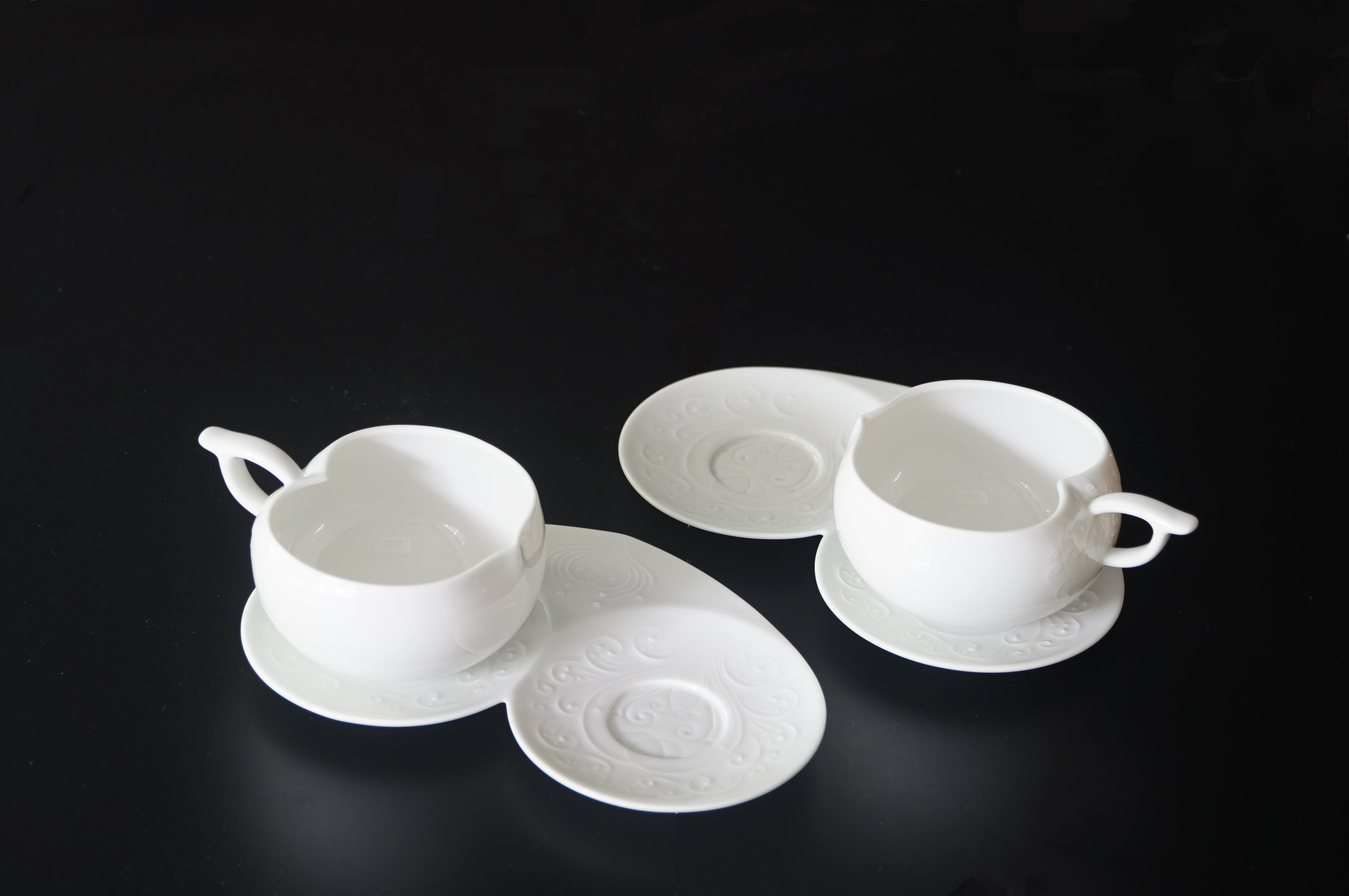 一心一意心形對杯盤組,象徵雙心相印的情感連結,NewChi 高端瓷器對杯推薦