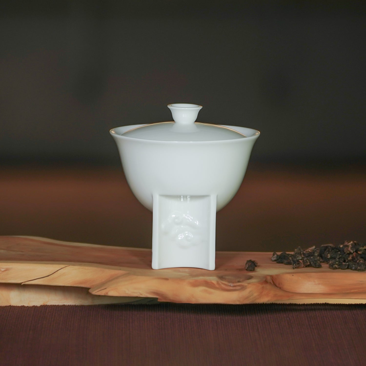 Wander Freely |Modern White Porcelain Gaiwan | A Tea Vessel of Symbol and Structure