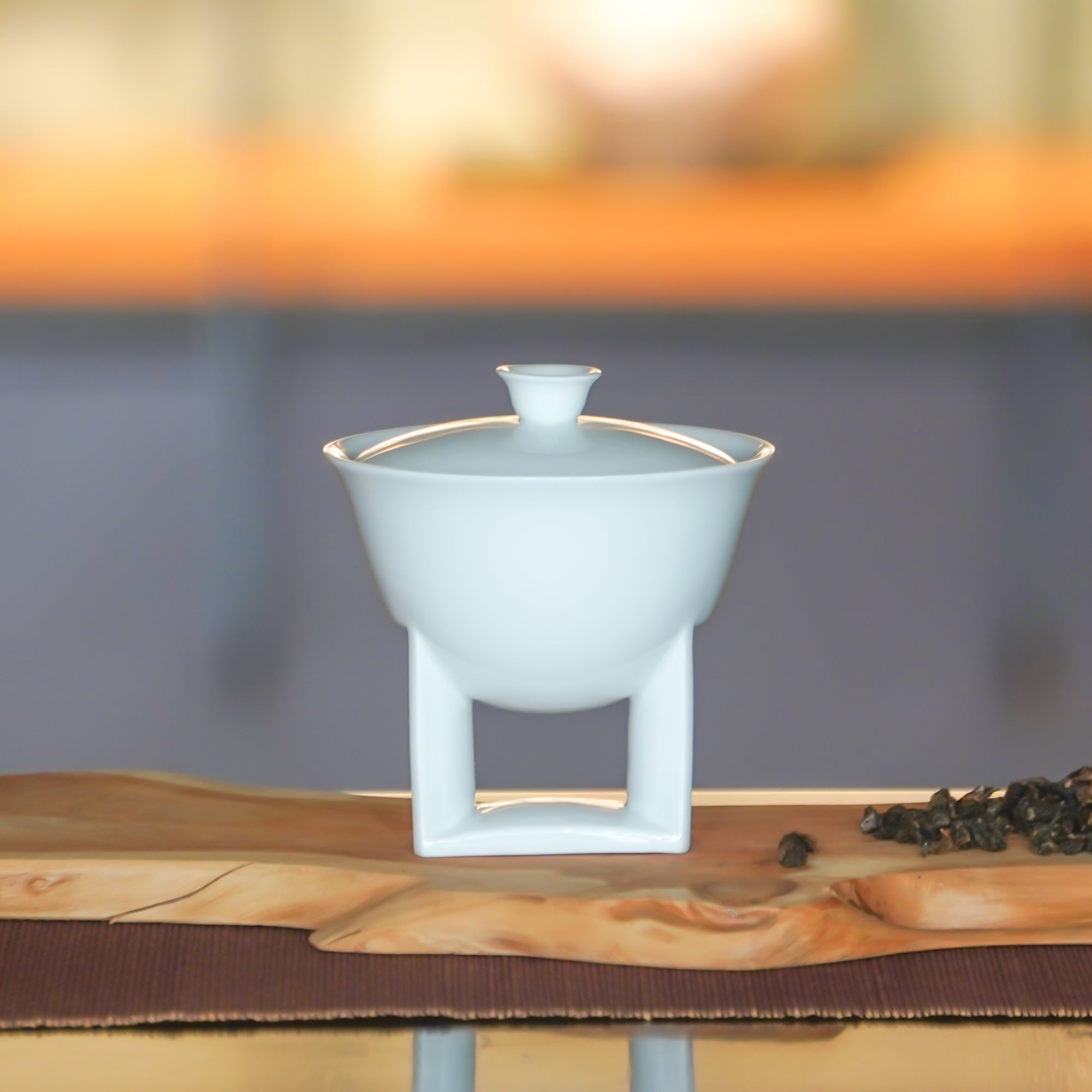 如意雲遊|現代白瓷蓋碗與茶杯|吉象雲紋與高台美學的茶器