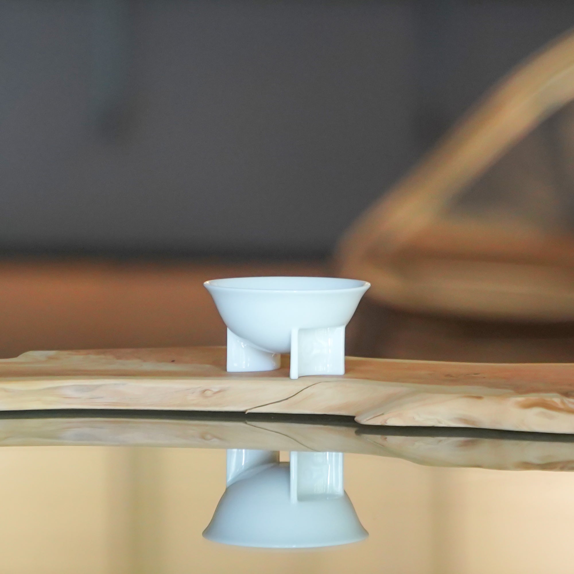 Wander Freely |Modern White Porcelain Gaiwan | A Tea Vessel of Symbol and Structure