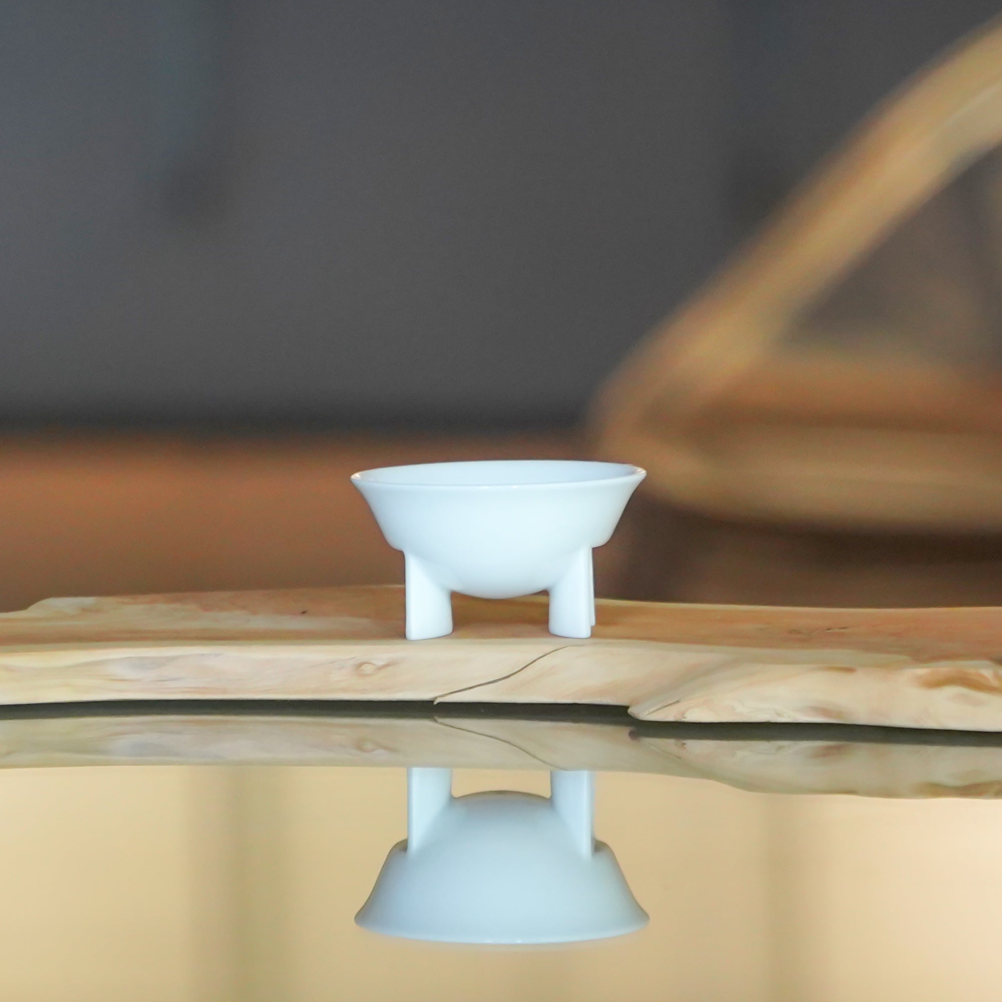 Wander Freely |Modern White Porcelain Gaiwan | A Tea Vessel of Symbol and Structure