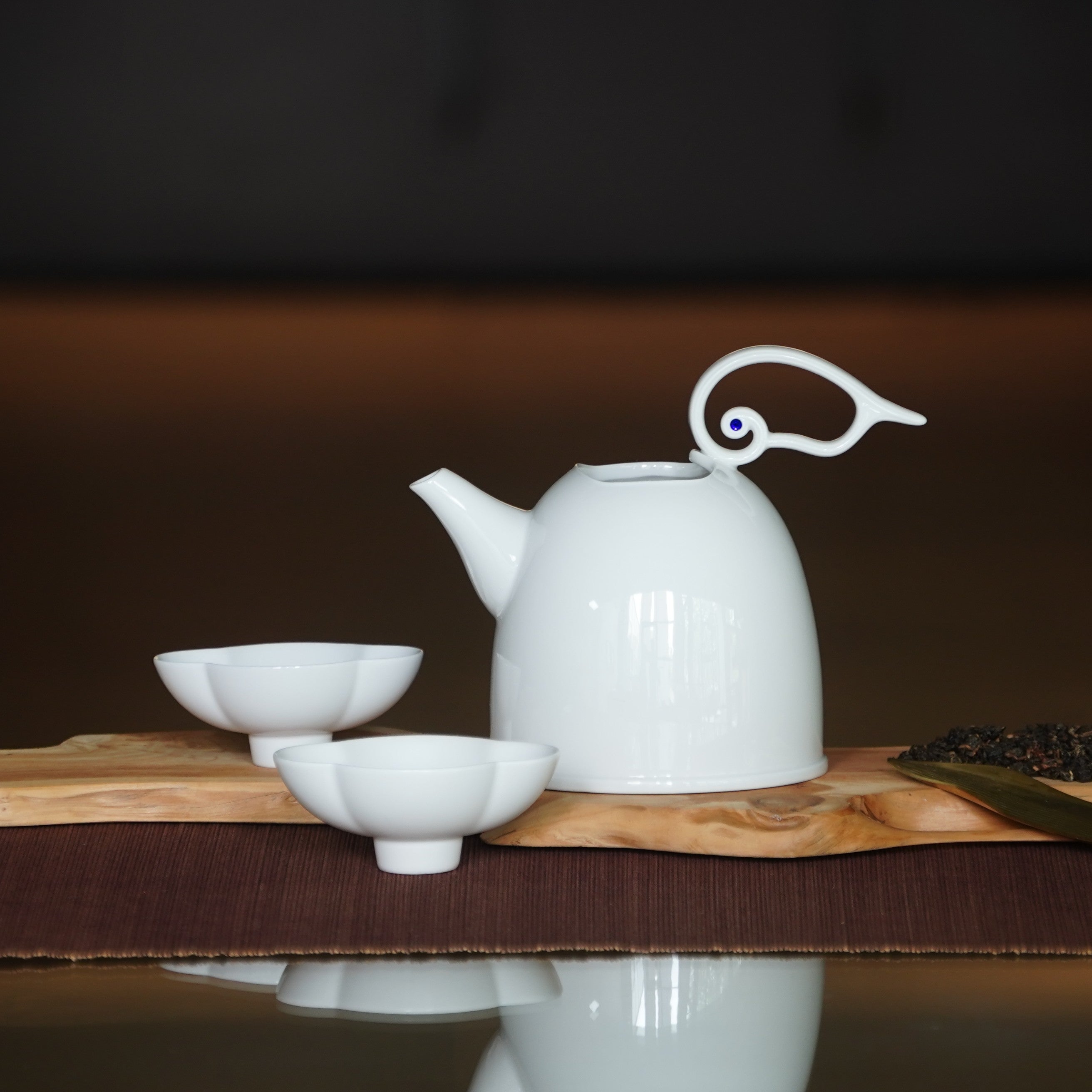 八方新氣雲享壺杯組|中秋茶具禮盒|祥雲造型壺細節