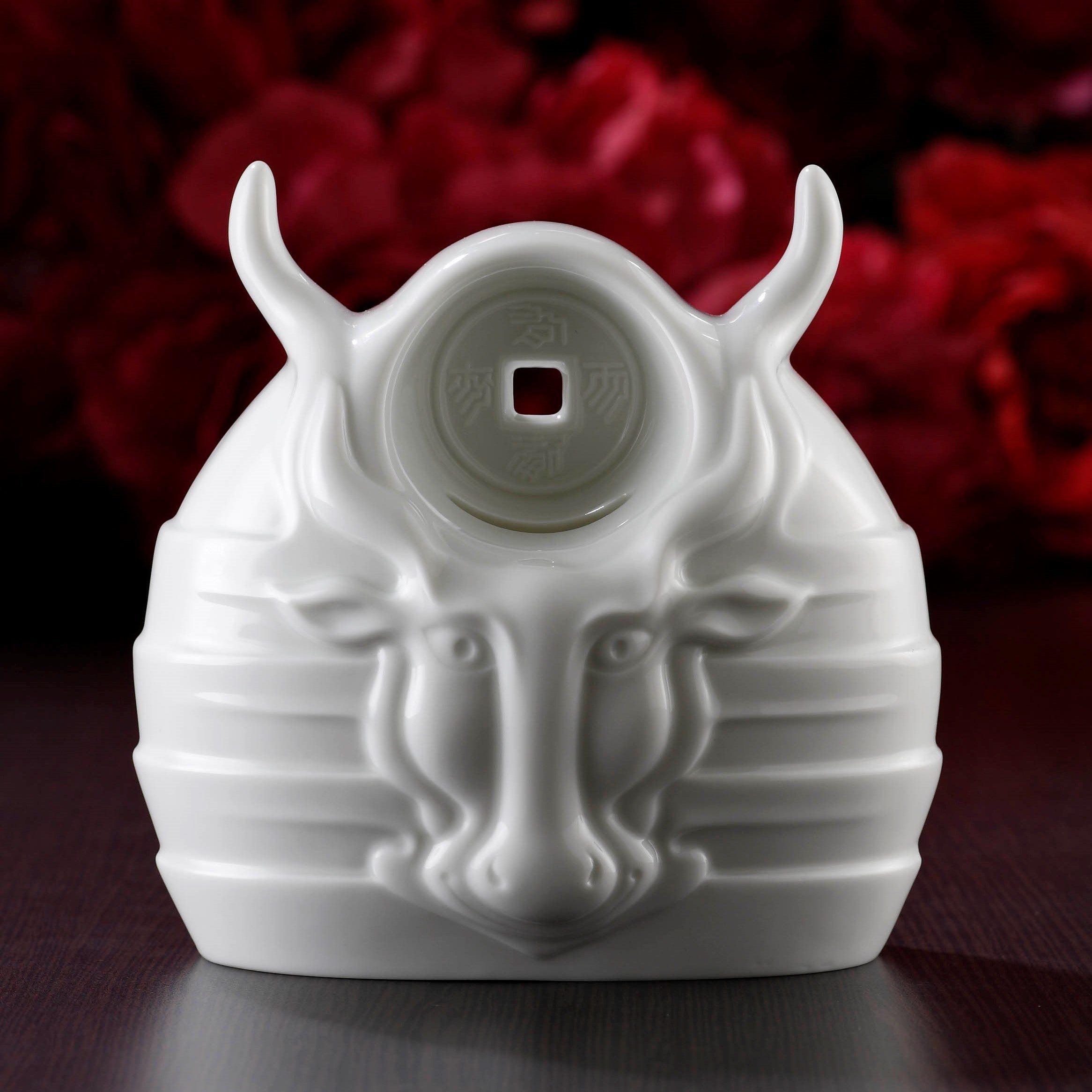 八方新氣 生肖牛 迎新 瓷偶 瓷器 擺飾 白瓷 禮物 存錢筒