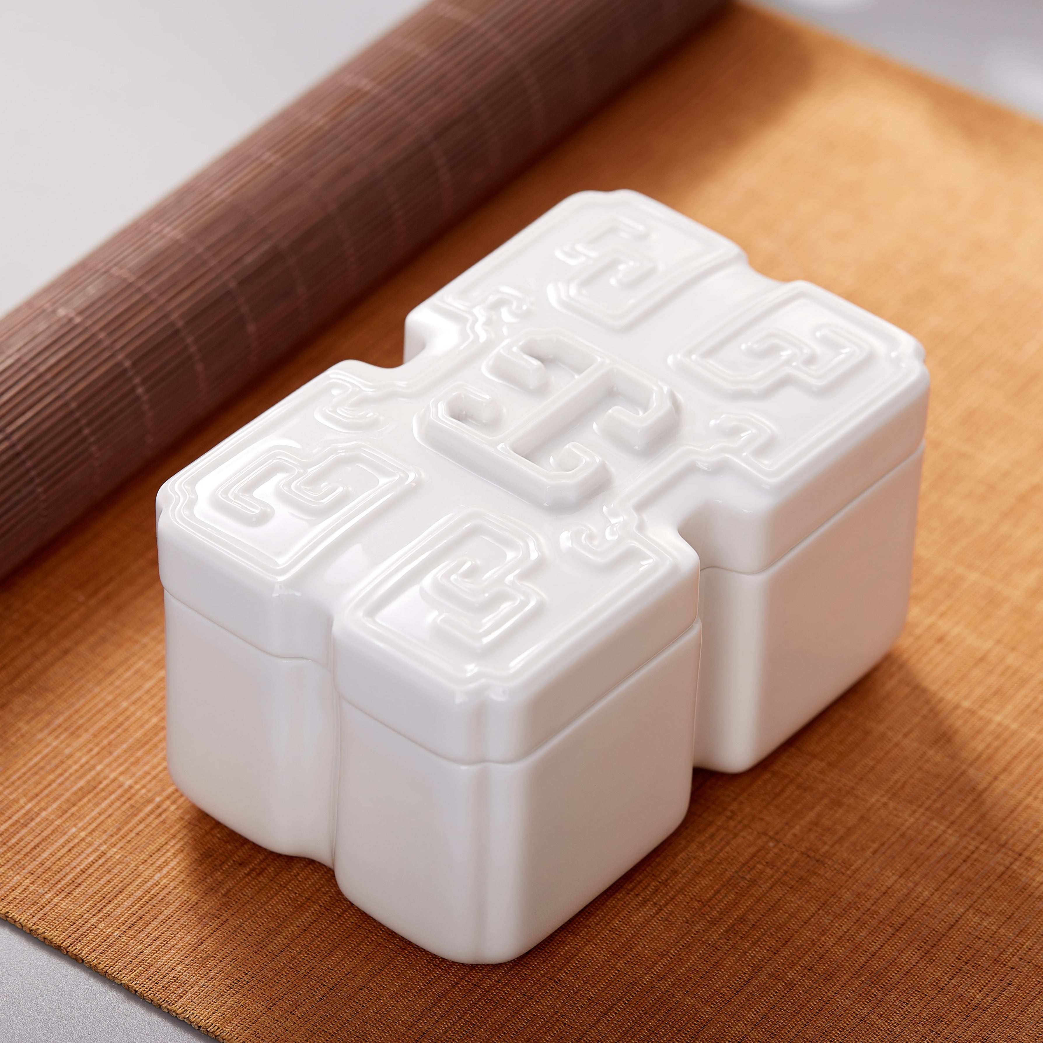 八方新氣 吉壽年年 瓷盒 傳家寶 擺飾 禮物 收納盒 白瓷