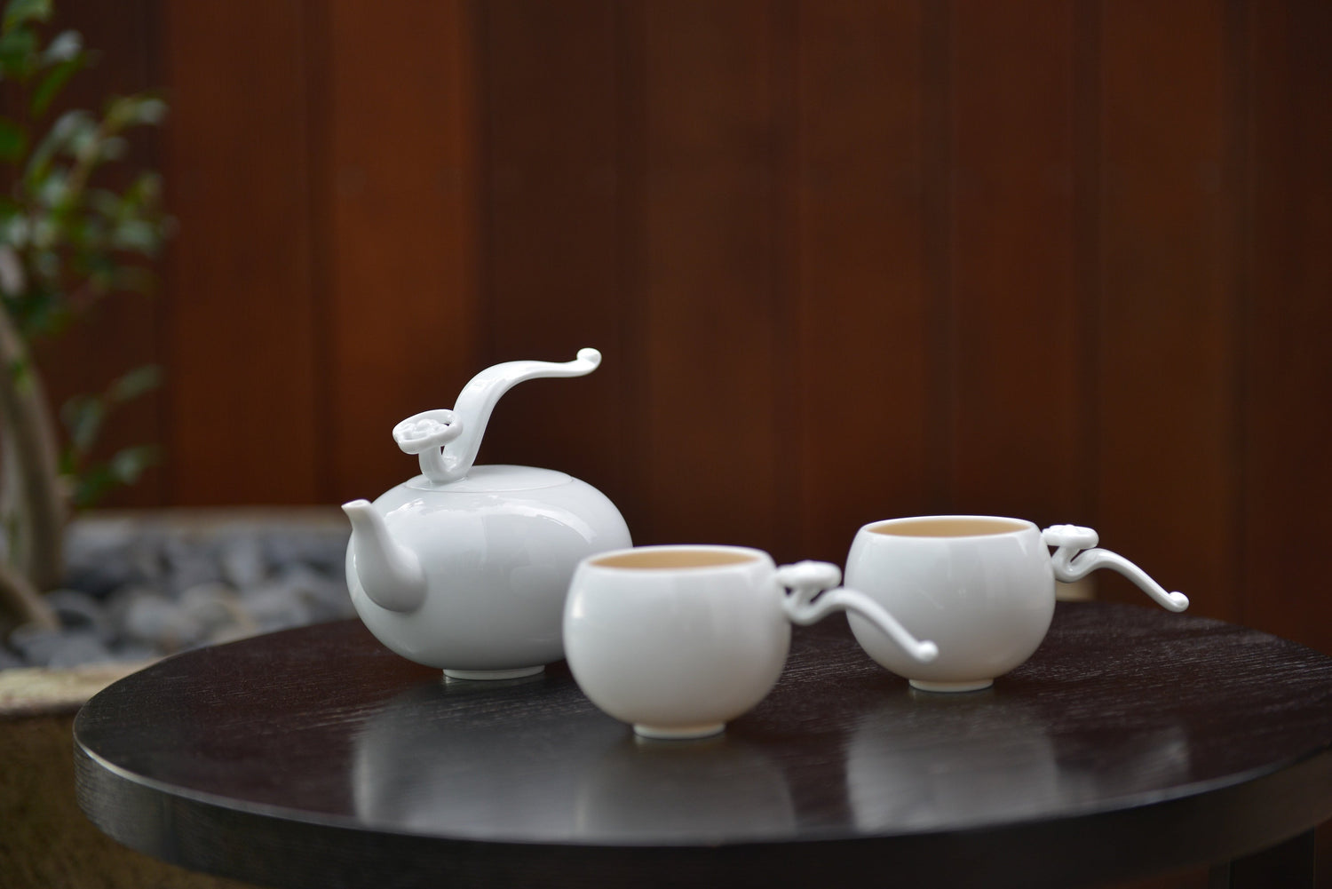 《如意高飛》：在秩序之中，讓心境自在飛行的當代白瓷茶器