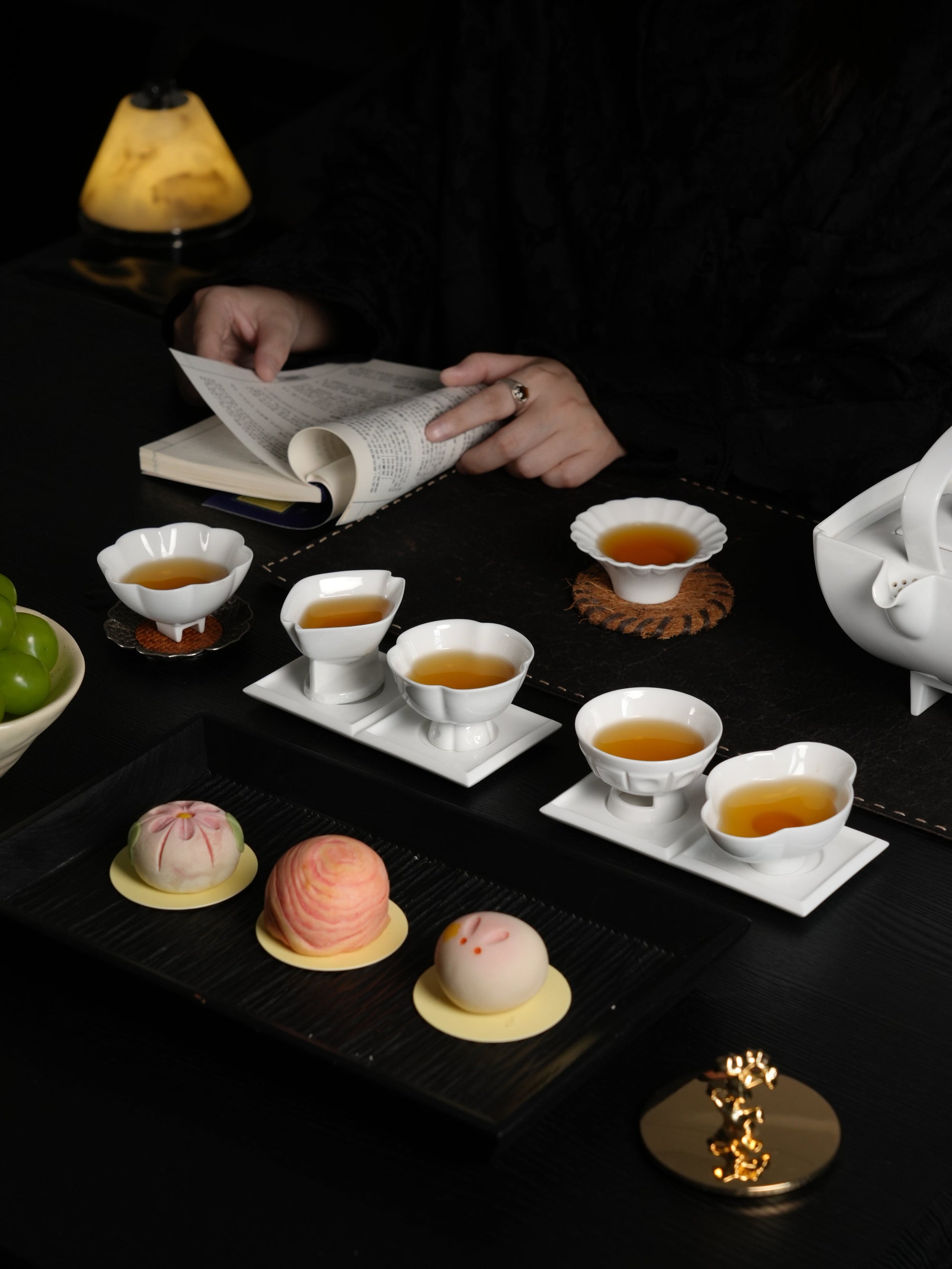 雙杯任選組合，中秋情境照片，白瓷杯搭配茶席