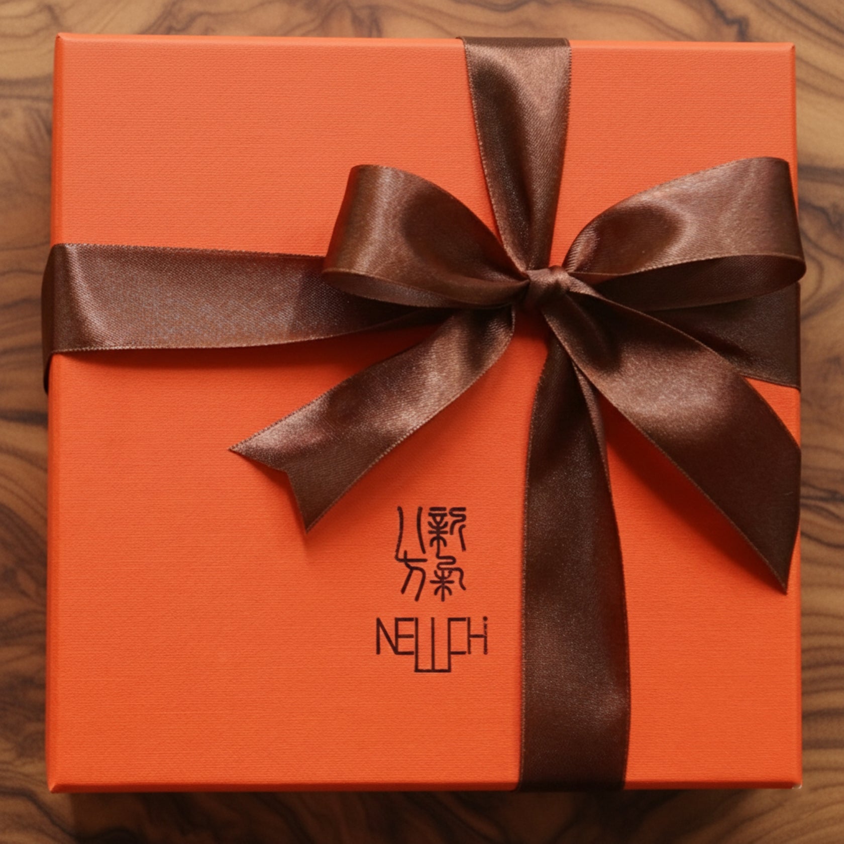 好角色 生肖羊 白瓷 家飾品 八方新氣 筆筒