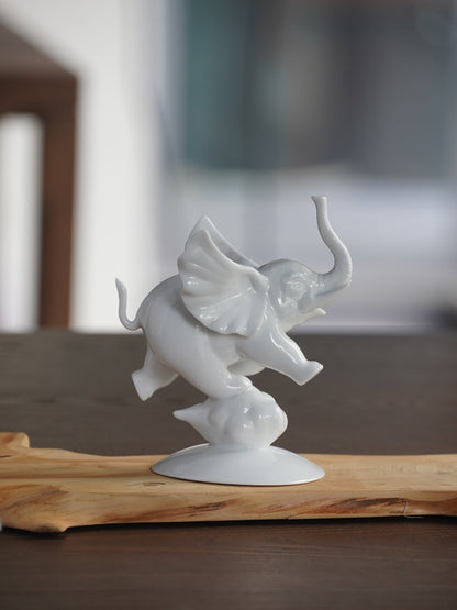 八方新氣 更上層樓 小飛象 白瓷 家飾品
