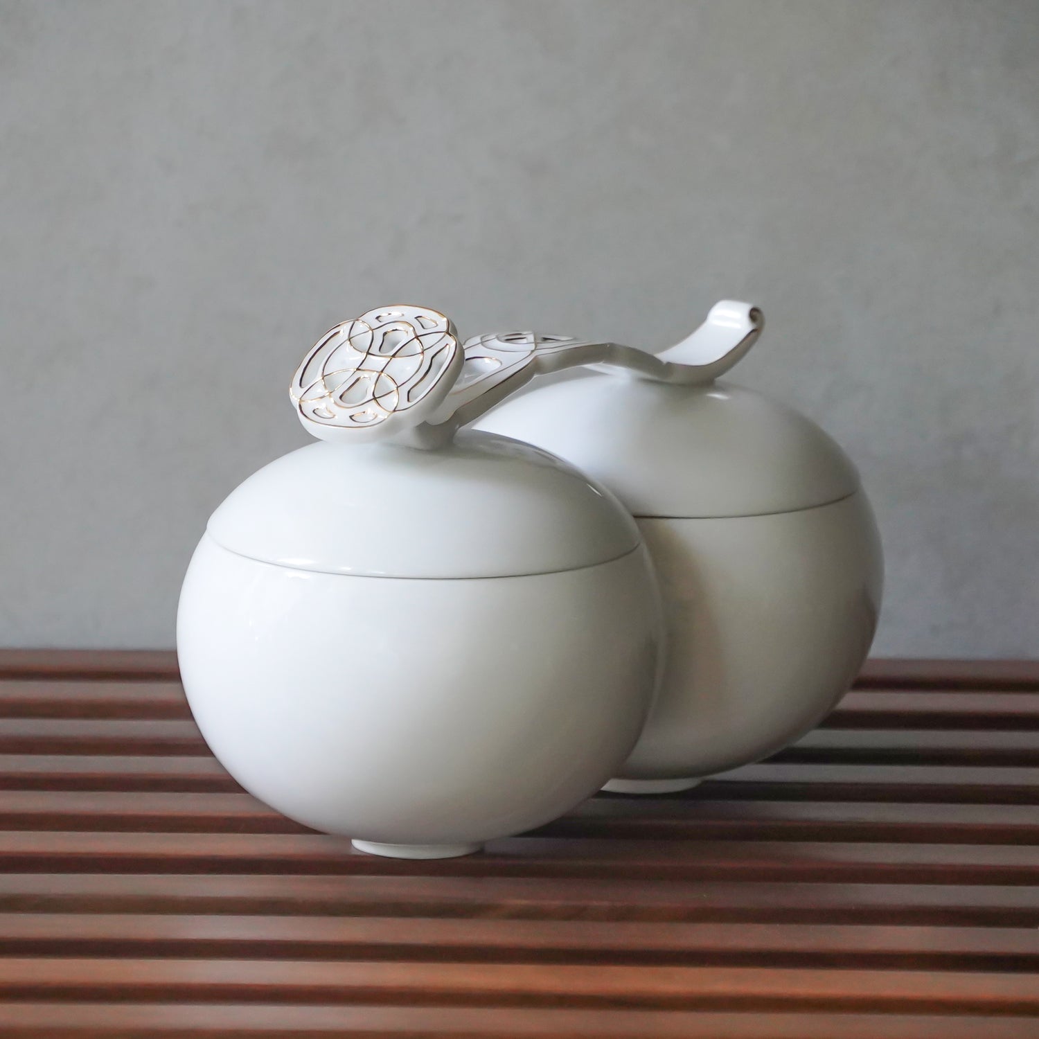 八方新氣《圓滿》精品瓷器禮盒，圓球設計體現東方極簡美學