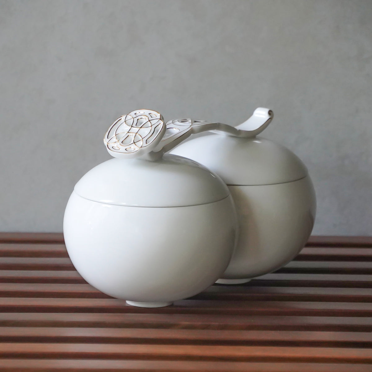 八方新氣《圓滿》精品瓷器禮盒，圓球設計體現東方極簡美學