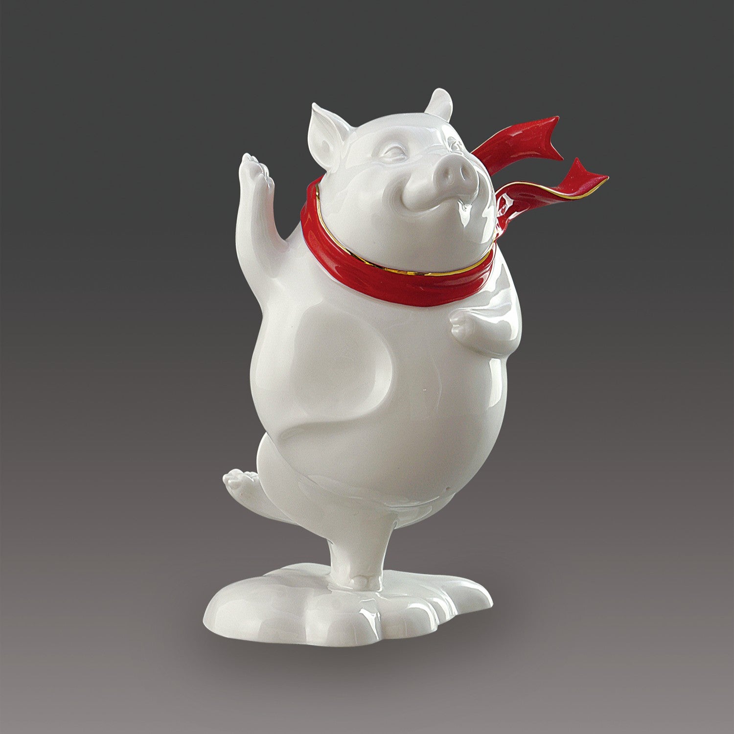 八方新氣 生肖豬 喜躍 瓷偶 瓷器 擺飾 白瓷 禮物 紅色圍巾