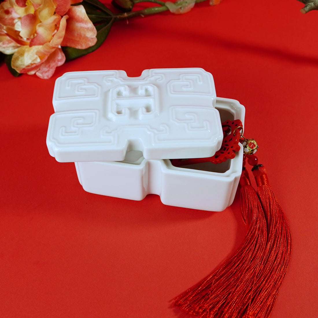 八方新氣 瓷器 送禮 吉壽年年 陶瓷 禮盒 瓷盒 收納盒 白瓷 擺飾 禮物 糖果盒 瓜果盒 珠寶盒 家居生活