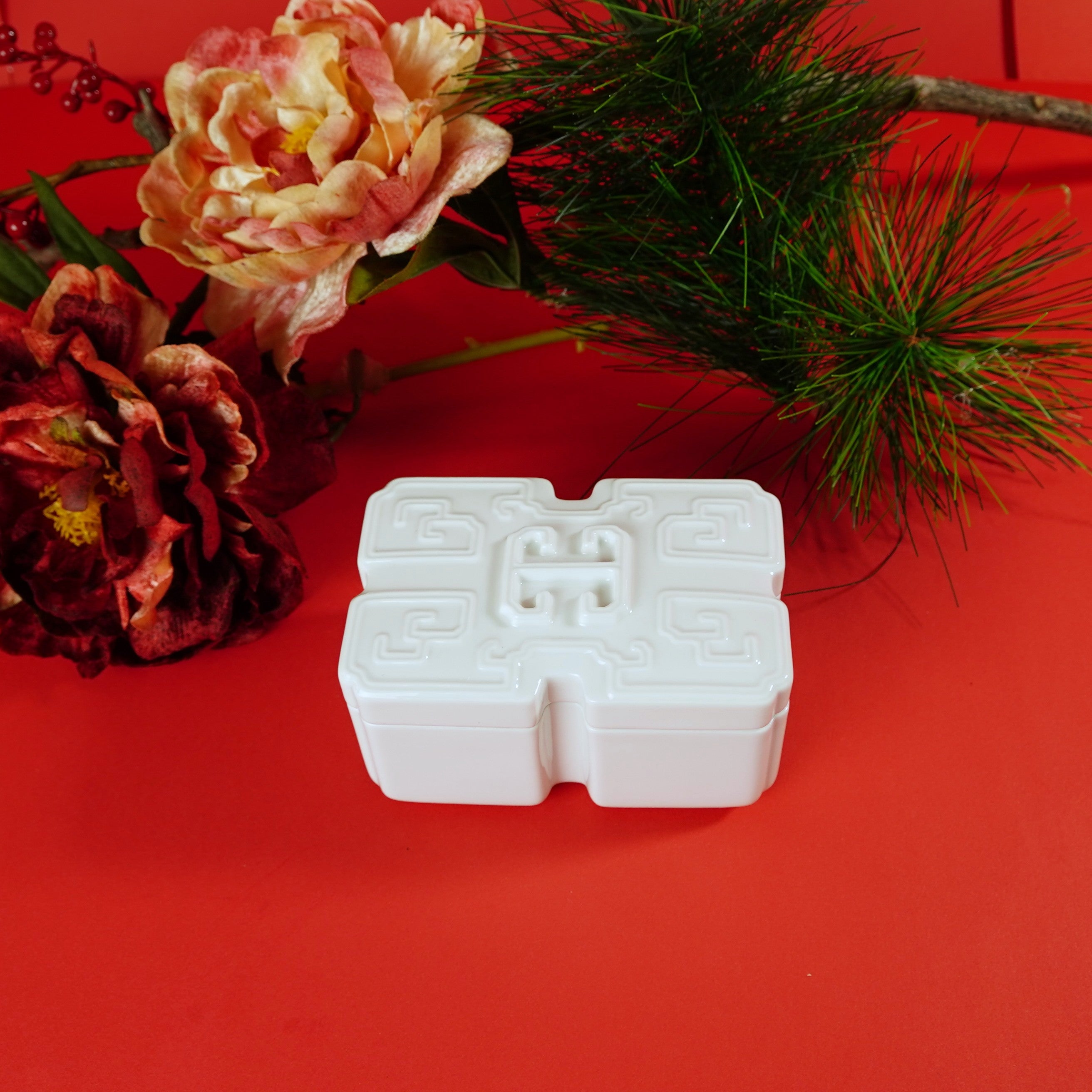 八方新氣 瓷器 送禮 吉壽年年 陶瓷 禮盒 瓷盒 收納盒 白瓷 擺飾 禮物 糖果盒 瓜果盒 珠寶盒 家居生活