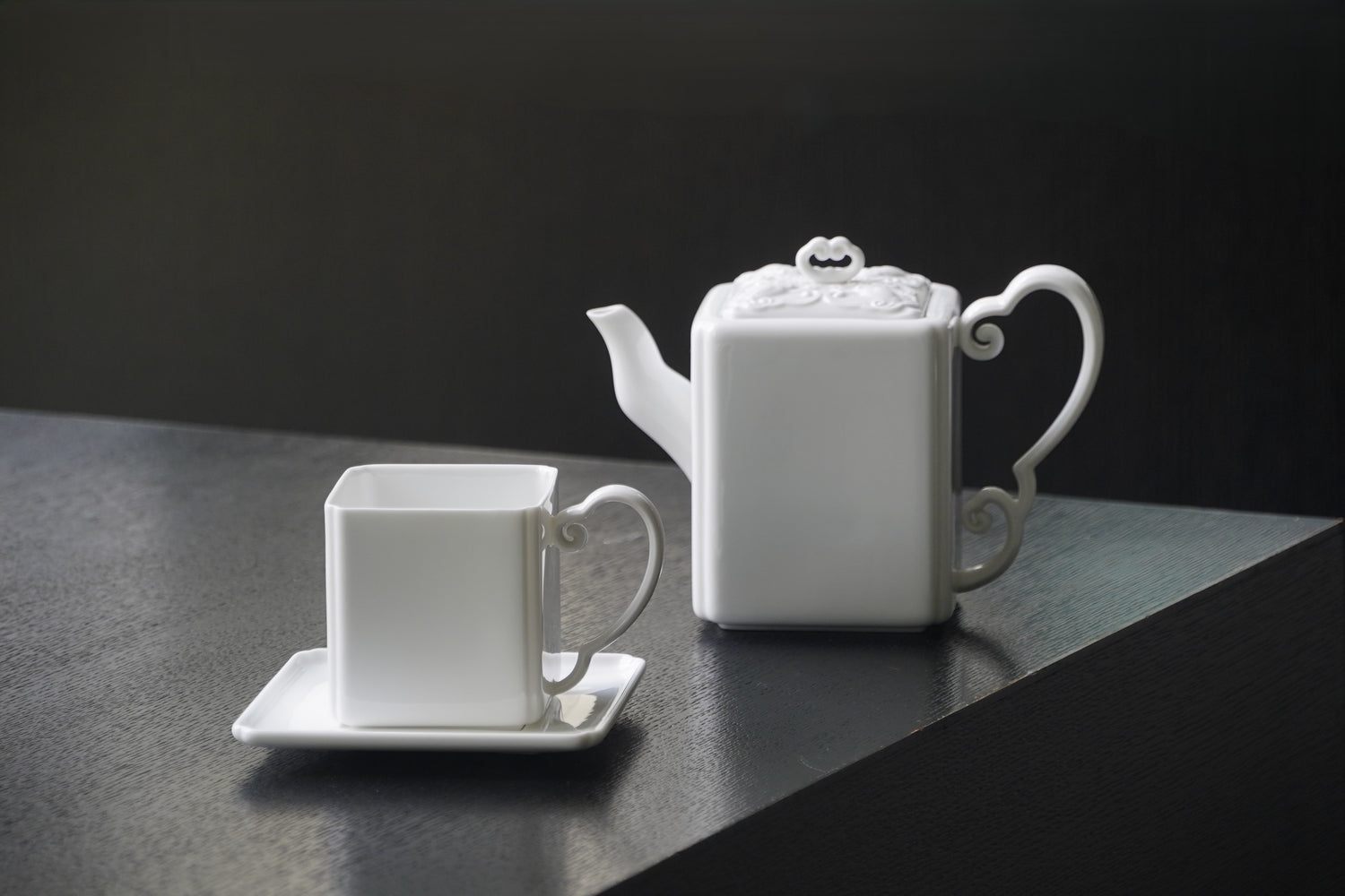 八方新氣 鴻福 造形壺 茶壺 瓷器 白瓷 禮物 瓷壺 茶具 咖啡杯 茶杯 蝙蝠 居家生活