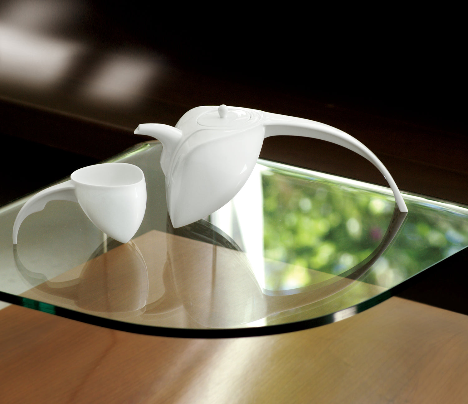 八方新氣王俠軍設計瓷器 白瓷咖啡茶壺杯組 以台灣藍鵲為靈感 夏越眺香 居家生活