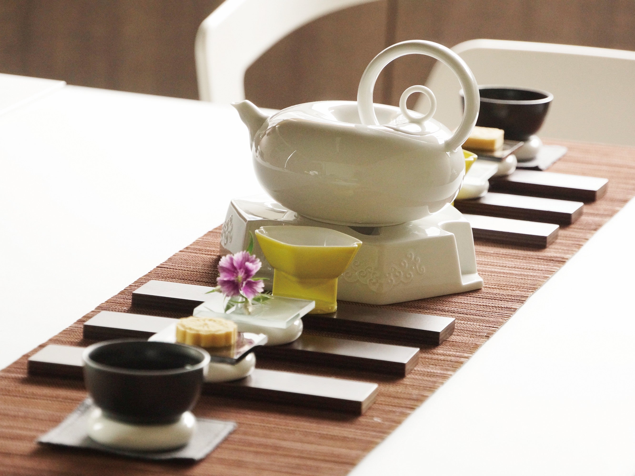 圓好夢 廚房餐桌 茶杯 茶壺 杯壺 荼具 白瓷 王俠軍 八方新氣