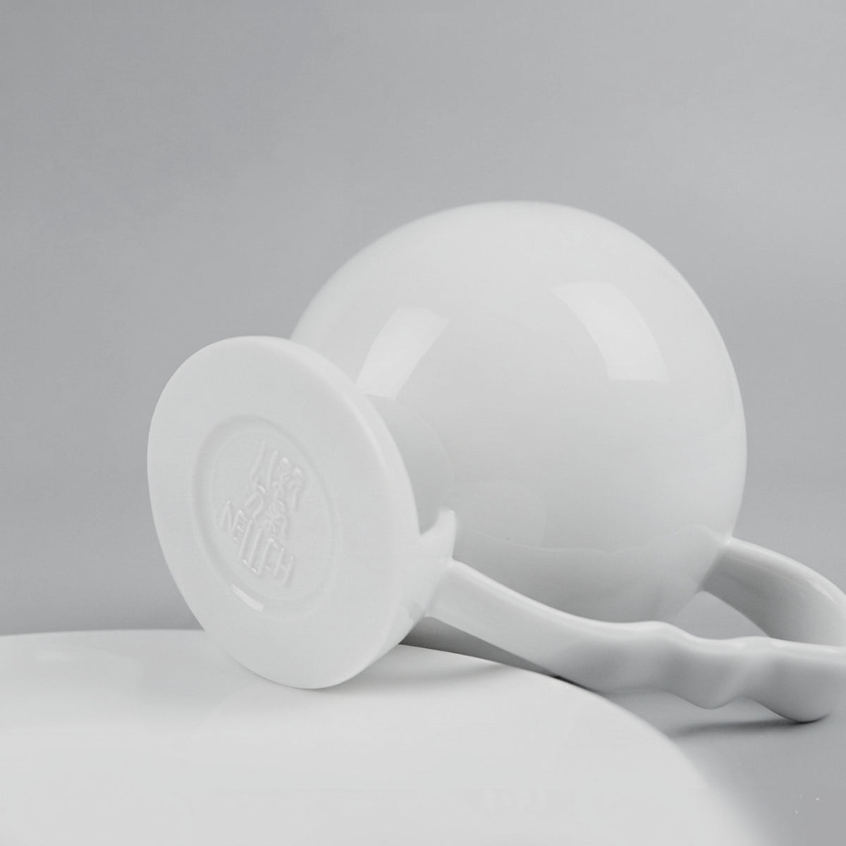 花神白瓷茶杯底座・八方新氣 NewChi Porcelain
