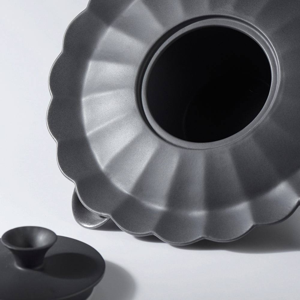 無嘴式出水設計，展現無影交融的優雅姿態